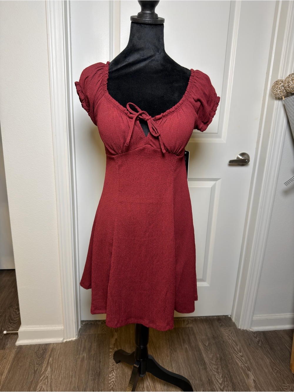 Madden Girl Burgundy Tie-Front Puff Sleeve Dress / BNWT